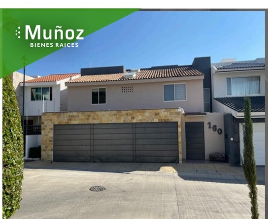 Fachada de cañada del refugio